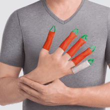 Dactyna fingre gør det lettere at tage kompressionshandsker på
