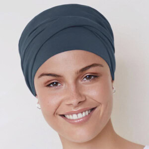 Zoya turban hue i farven Dark Denim