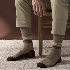 Beige bambus-støttestrømper med striber og mild kompression