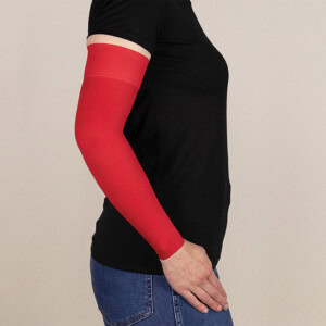 Rødt kompressionsærme fra LympheDIVAs