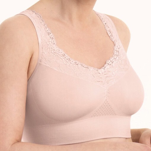 Lotta Lace BH med lomme fra Anita Care - her i farven lotus (lys rosa)