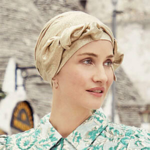 Beatrice tørklæde i designet Frosted Almond - fra House of CHristine